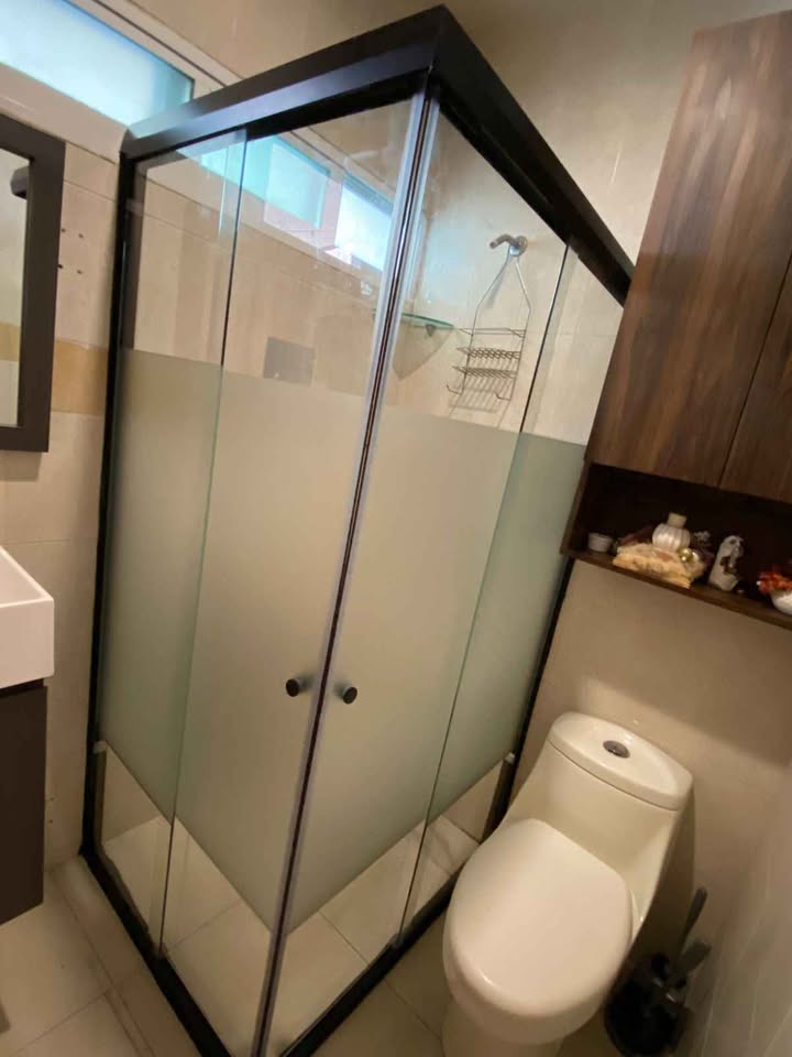 Cancel de aluminio y cristal para baños en Puebla